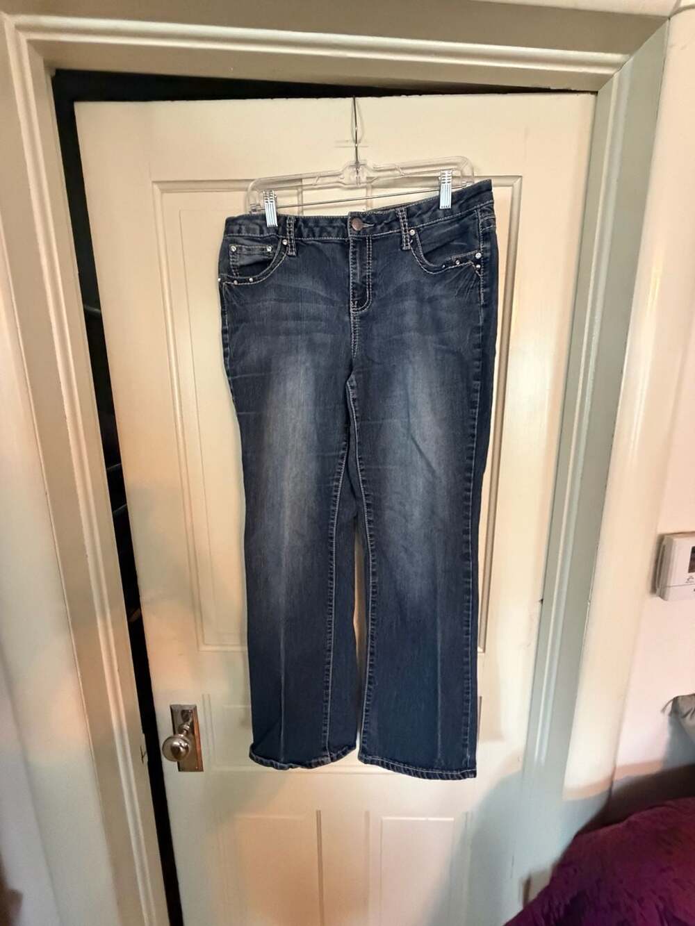 Earl Jean Women's Slim Bootcut Jeans with Embellished Wing Pockets Size 10
